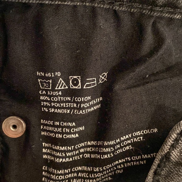 BDG UO Mid Rise Twig Ankle Distressed Black Jeans w Embroidery - Picture 9 of 9